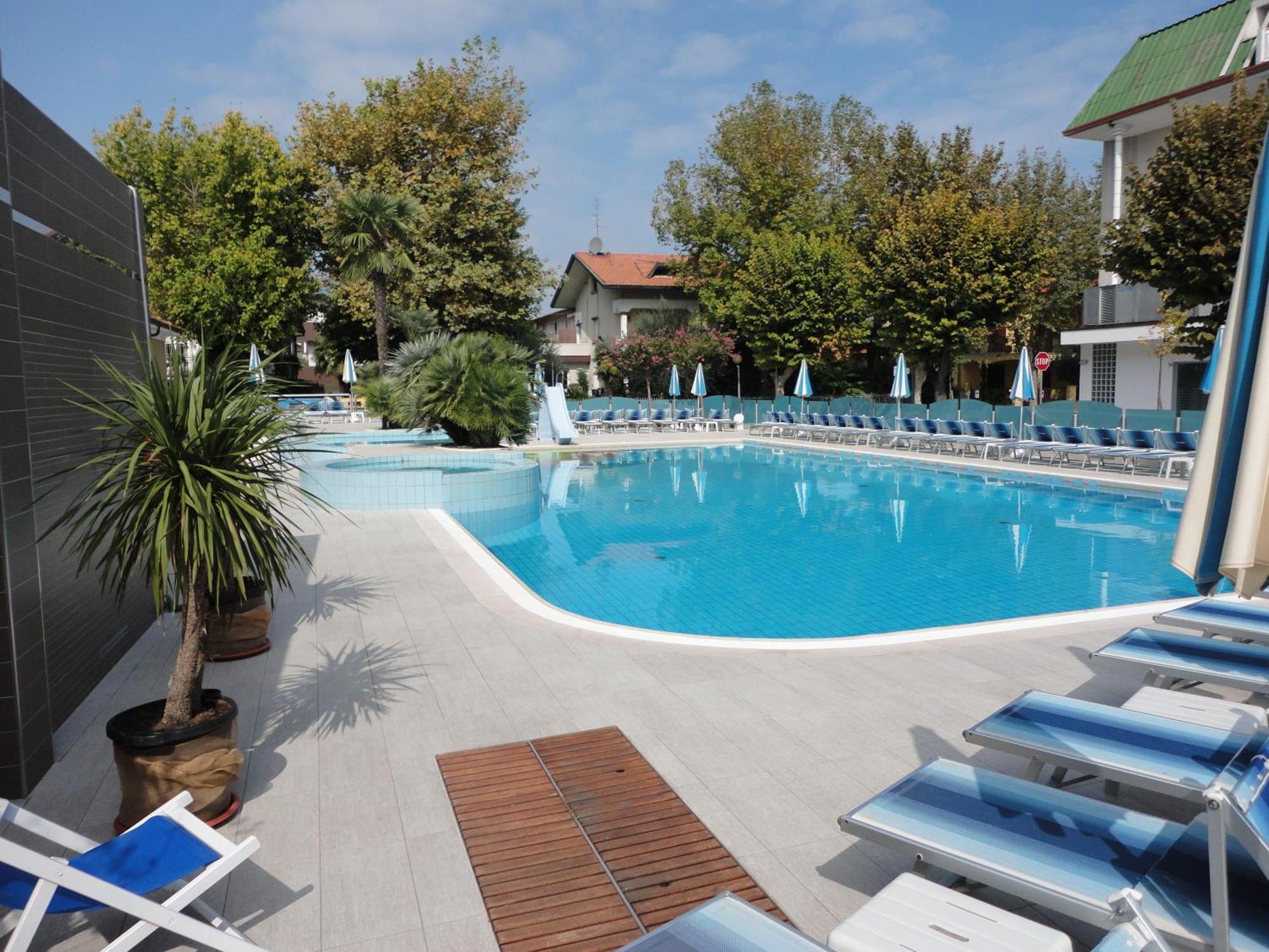 Hotel Paris Resort Bellaria-Igea Marina Bagian luar foto